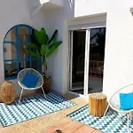 Azul Mit Privat Pool Nyaraló